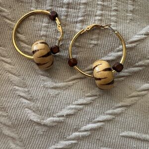 Stylish Gold Hoop Earrings with Brown Accents